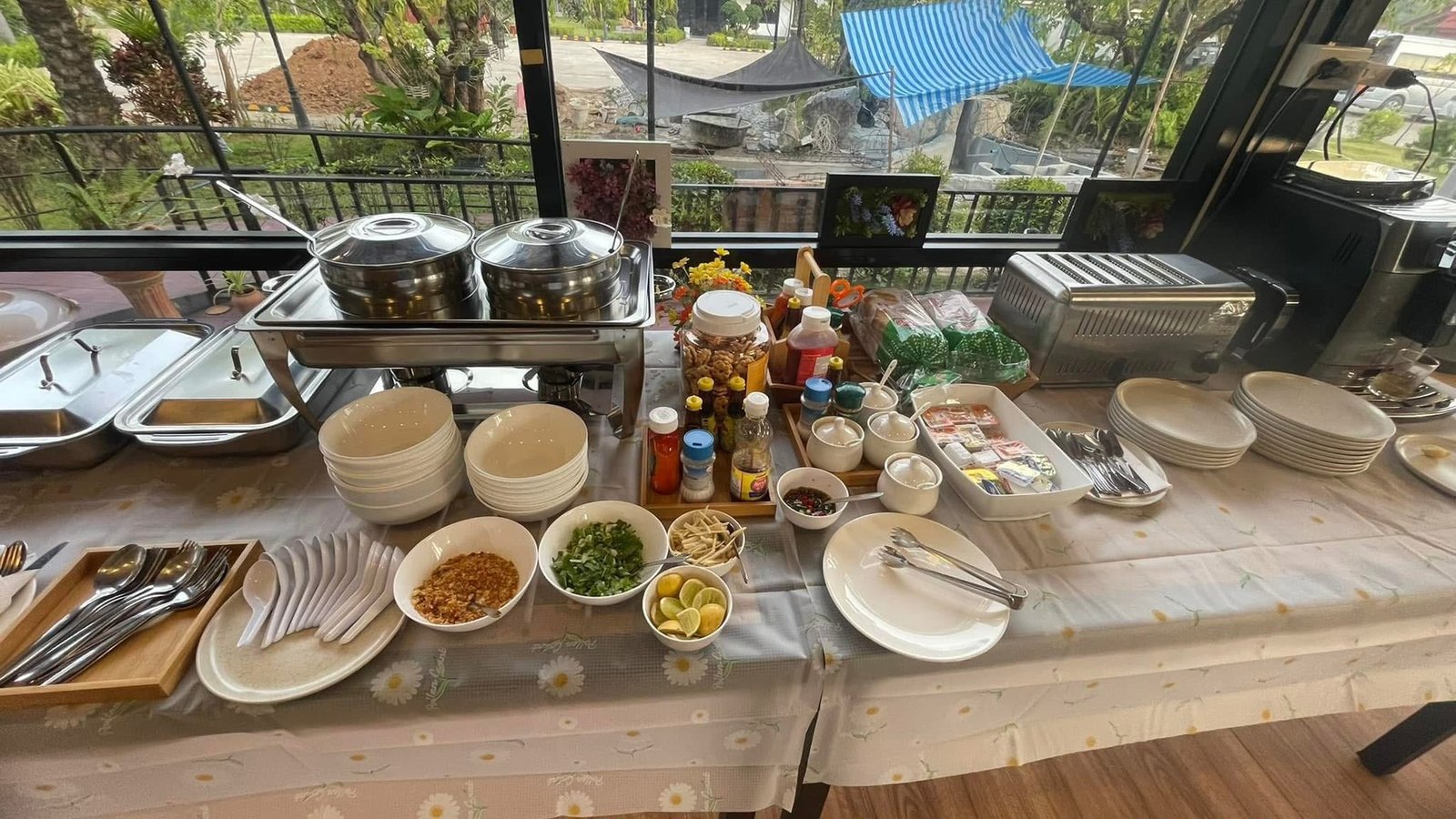 บรรยากาศห้องอาหาร HR Resort บึงโขงหลง
